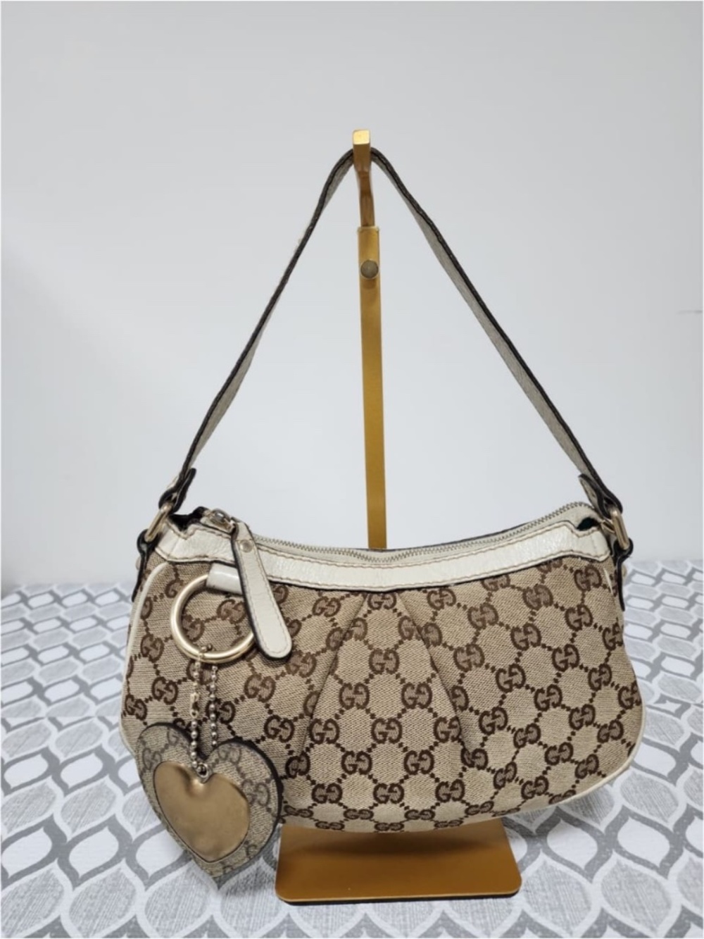 Authentic Gucci Monogram GG Heart Small Shoulder Bag Brown/Beige/Cream - Picture 13 of 13